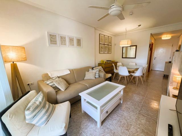 Alquiler apartamento con piscina comunitaria, vistas