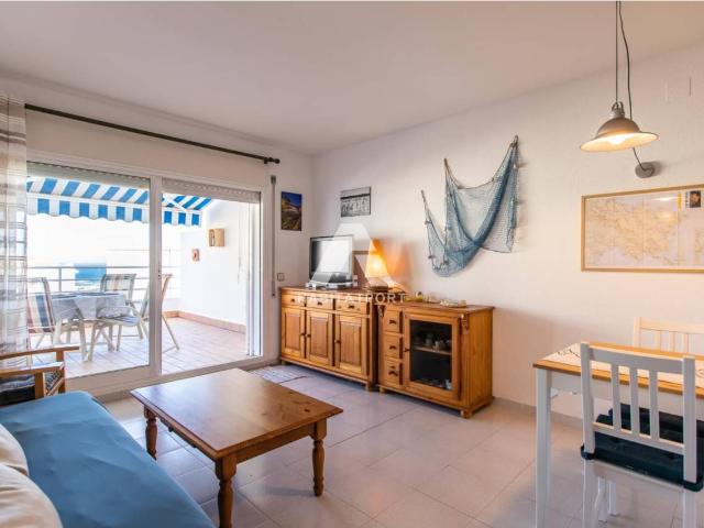 ALQUILER apartamento en LLANÇÀ con vistas al mar JUNIO JULIO AGOSTO SEPTIEMBRE