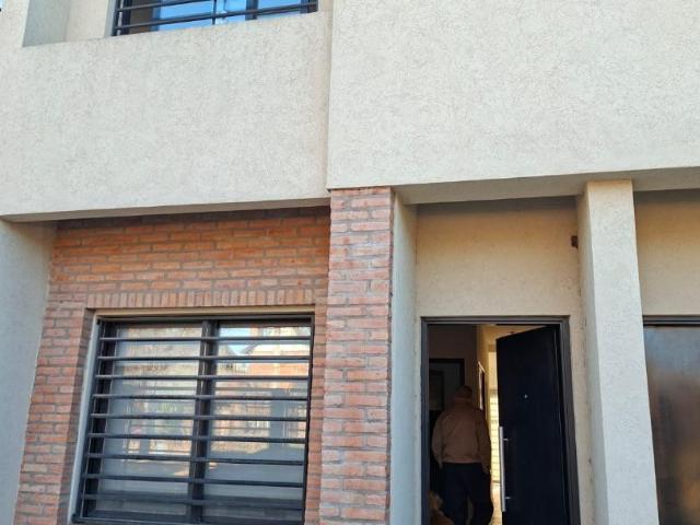 Alquiler Casa monoambiente, 65m2, 1 cochera, Venezuela 3900, Ituzaingo, Partido de Ituzaingó | Argenprop