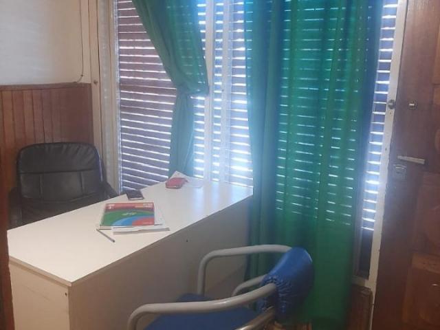 Alquiler. Casa A 7 Cuadras Plaza 25