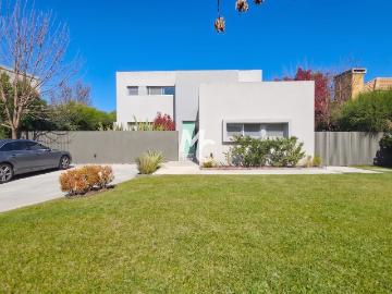 Alquiler Casa a estrenar 3 dormitorios, 210m2, 1 cochera, Aristobulo Del Valle 5100, San Francisco | Argenprop