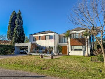 Alquiler Casa a estrenar 4 dormitorios, 1 cochera, 350m2, Los Jazmines 0, Pilar del Este Los Jazmines, Pilar | Argenprop