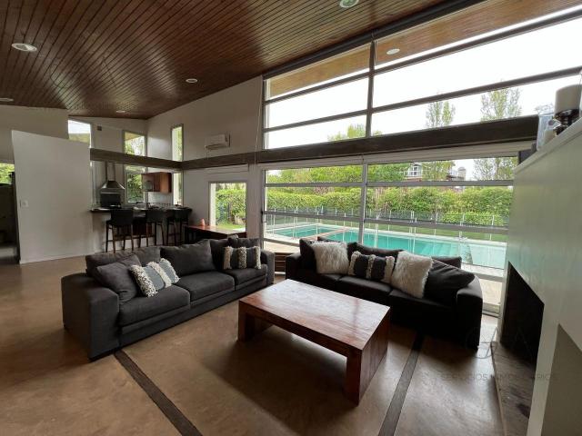 Alquiler Casa a estrenar 4 dormitorios, 250m2, 2 cocheras, Avenida Jorge Newbery 5000, Mar del Plata | Argenprop