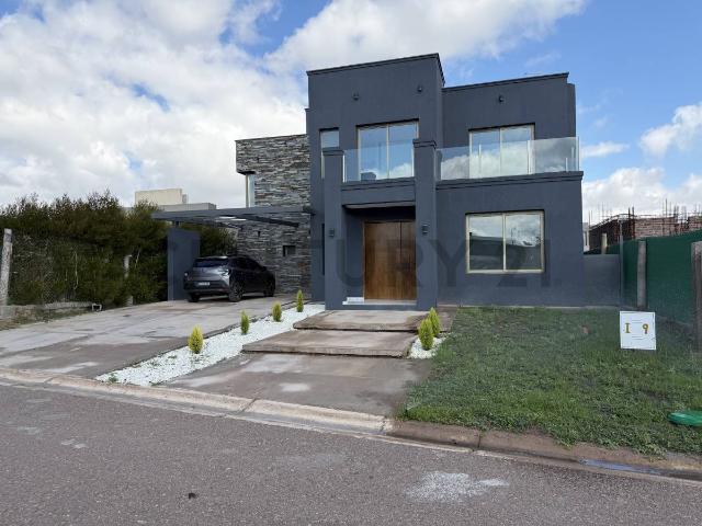 ALQUILER CASA A EXTRENAR LAS CORTADERAS 2 GUAYMALLEN