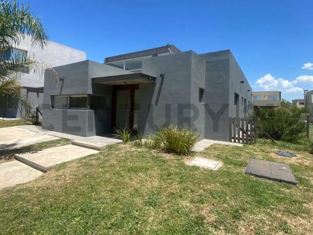 ALQUILER CASA ARAUCARIAS PUERTOS ESCOBAR
