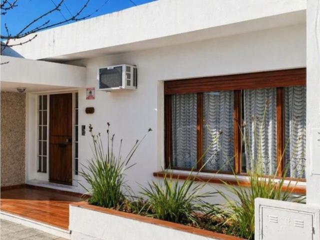 ALQUILER: Casa Centrica s/ Gonzales N° 663, Santa Rosa
