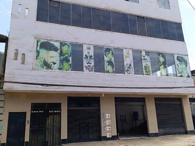 Alquiler Casa Comercial En Plena Avenida Principal en Carabayllo