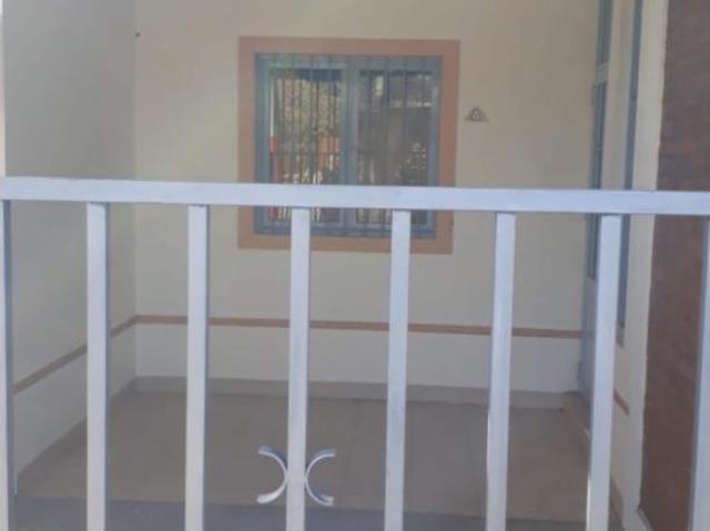 Alquiler Casa De Dos Dormitorios En Chimbas Como Nueva, Impecable. Calle Oro 124 Este