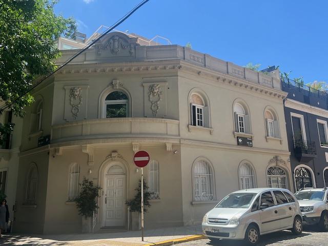 Alquiler Casa en Malasia y Gorostiaga Zona Embajadas Belgrano ? 450m?