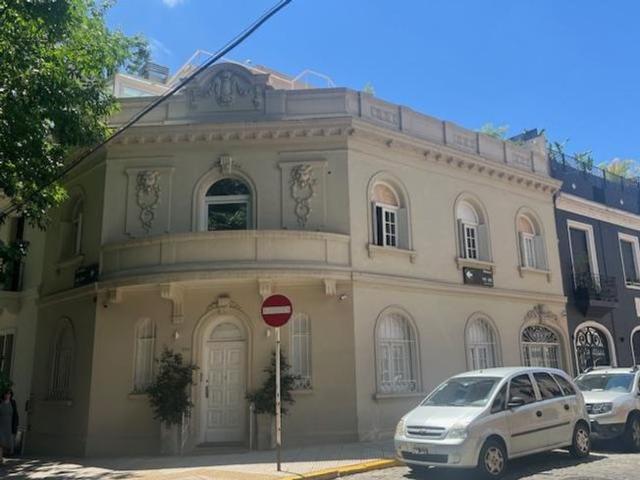 Alquiler Casa en Malasia y Gorostiaga Zona Embajadas Belgrano