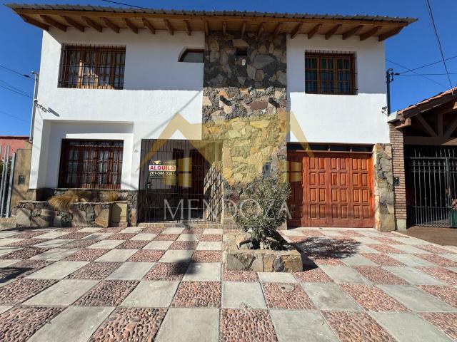 ALQUILER CASA EN EL CENTRO DE MAIP? 5 DORM 5 BA?OS ? 242m? en Maipu