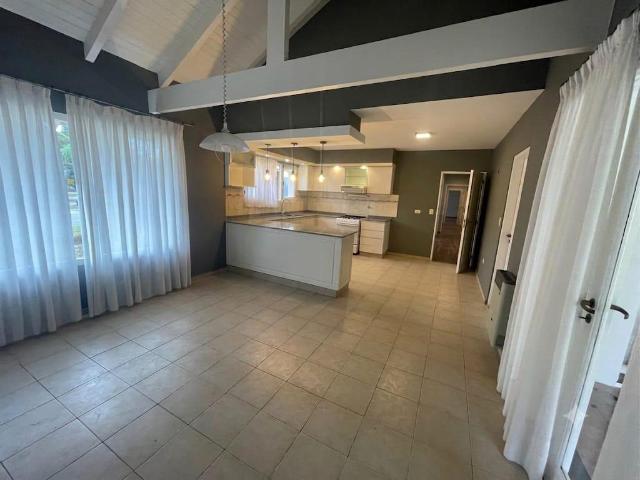 ALQUILER CASA LOS SOLES VALLE ESCONDIDO 3 DOR SUITE PARQUE PILETA COCHERA 2 AUTOS