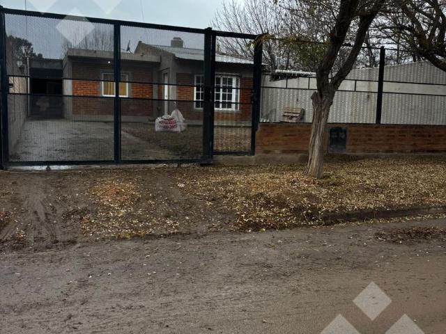 ALQUILER CASA PRINCIPAL DOS DORMITORIOS + MONOAMBIENTE CHAÑAR NEUQUEN, Argentina