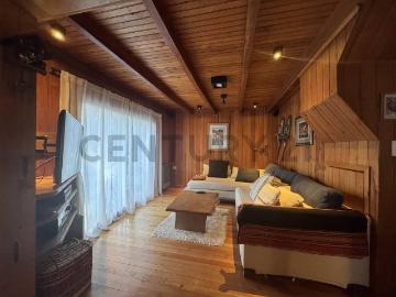 Casa en alquiler en Neuquén - Parrilla