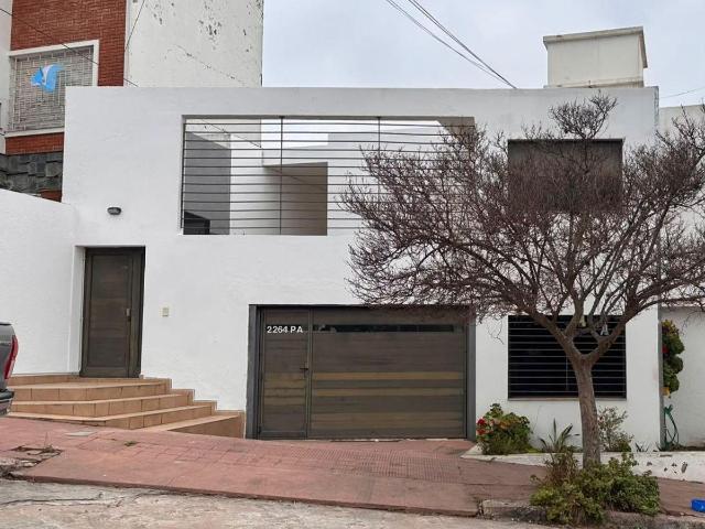 ALQUILER CASA Tres Dormitorios Villa Cabrera