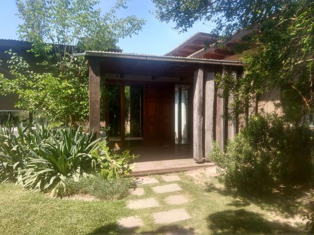 Alquiler Casa 15 años 4 dormitorios, 300m2, Oeste, Hermanas Mirabal Genova Y J.B.Justo, Fisherton | Argenprop