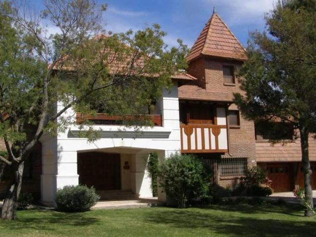 Alquiler Casa 15 años 4 dormitorios, 600m2, con balcón, De Los Indios 100, Chumamaya | Argenprop