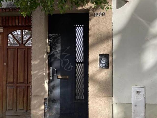 ALQUILER CASA 17 entre 66 y 67 Casa 2 dormitorios