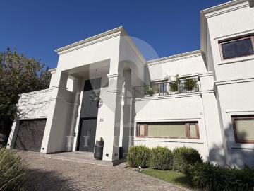 Alquiler Casa 10 años 6 dormitorios, 2 cocheras, 700m2, Au Bs As La Plata 0, Abril Club De Campo | Argenprop