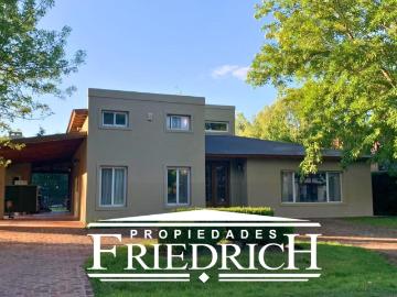 Alquiler Casa 12 años 4 dormitorios, 3 cocheras, 270m2, Club Campo San Patricio, San Patricio | Argenprop