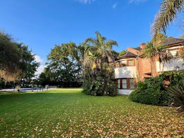 Alquiler Casa 20 años 5 dormitorios, 320m2, 1 cochera, Av. Presidente Juan Domingo Perón 1600, Pilar Del Lago | Argenprop