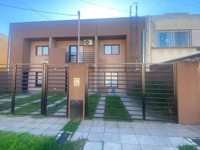 Alquiler Casa 2 dormitorios 10 años, 1 cochera, 90m2, Lafayette 731, Ituzaingo, Buenos Aires | Argenprop