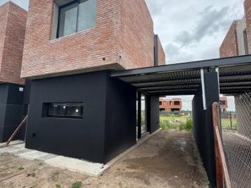 Alquiler Casa 2 dormitorios, 2 cocheras, 90m2, Juan Caesars, Funes Norte, Santa Fe | Argenprop