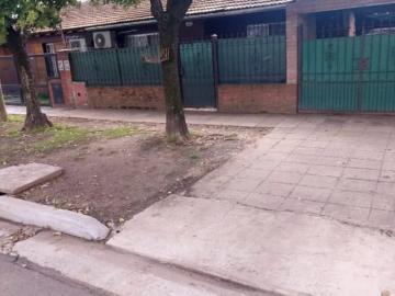 Alquiler Casa 2 dormitorios, 2 cocheras, 180m2, J. Buschiazzo 600, Don Torcuato | Argenprop