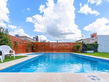 Alquiler Casa 2 dormitorios 5 años, 115m2, Oeste, Pillahuinco 1700, Roldan | Argenprop