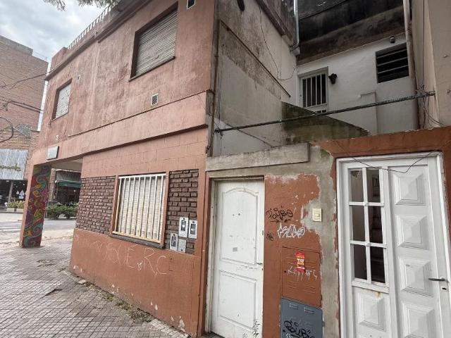 Alquiler Casa 2 dormitorios 60 años, 100m2, Catamarca 2600 piso PA, Pichincha | Argenprop