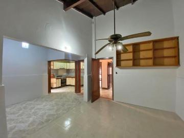 Alquiler Casa 2 dormitorios, 70m2, 1 cochera, Garay 1863, Merlo, Buenos Aires | Argenprop