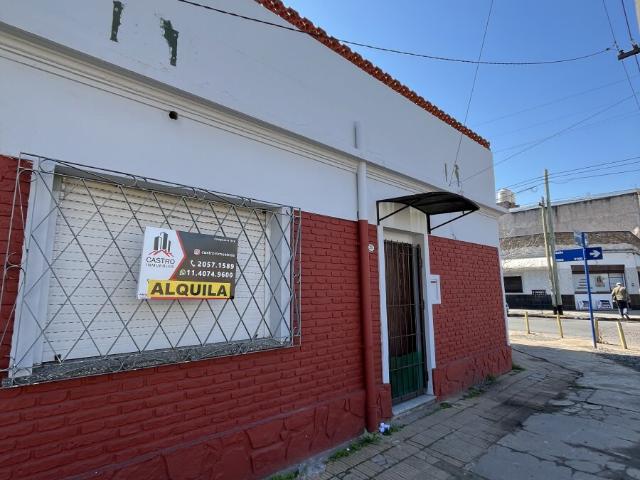 Alquiler Casa 3 ambientes con patio en San Justo