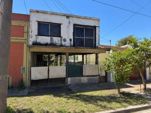 Alquiler Casa 3 ambientes en planta alta con lote Florencio Varela