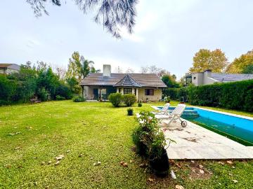 Alquiler Casa 3 dormitorios 15 años, 3 cocheras, 190m2, Almafuerte 1402, Campos De Alvarez, Buenos Aires | Argenprop