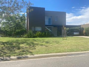 Alquiler Casa 3 dormitorios, 200m2, 6 cocheras, Barrio San Matias 1000, San Matias | Argenprop