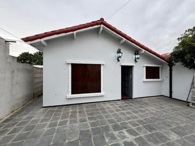 Alquiler Casa 3 dormitorios 20 años, 1 cochera, 150m2, Noguera 500, San Antonio de Padua, Buenos Aires | Argenprop