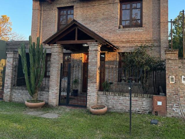 Alquiler Casa 3 dormitorios 20 años, Norte, 2 cocheras, Santa Fe, Funes, Santa Fe | Argenprop