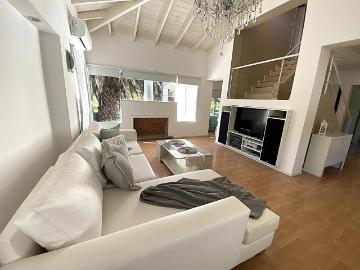 Alquiler Casa 3 dormitorios 5 años, 3 cocheras, 160m2, Florida 9900, Los Sauces Barrio Cerrado, Buenos Aires | Argenprop
