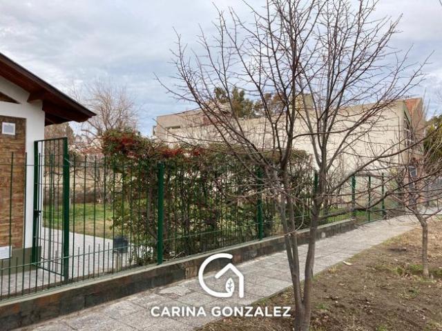 Alquiler casa 3 dormitorios con cochera Neuquén capital