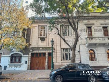 Alquiler Casa 3 dormitorios a refaccionar, cochera y terraza en Barrio Parque