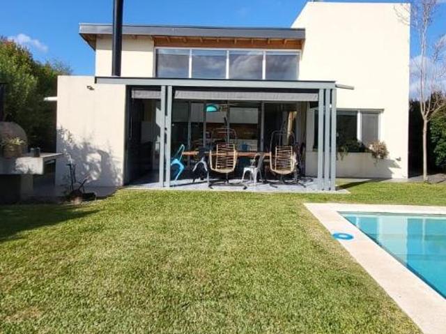 Alquiler Casa 4 años 3 dormitorios, 125m2, 4 cocheras, Silverio Basabe 200, Pilar del Este Santa Emilia | Argenprop