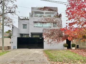 Alquiler Casa 4 dormitorios 12 años, 227m2, 2 cocheras, Belgrano 967, San Isidro, Buenos Aires | Argenprop