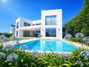 Alquiler Casa 4 dormitorios 13 años, 2 cocheras, 307m2, De Los Lagos 5300, Nordelta Los Alisos | Argenprop