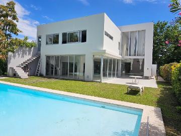 Alquiler Casa 4 dormitorios 15 años, 2 cocheras, 420m2, Haras Del Pilar, La Pradera 0, La Pradera I | Argenprop