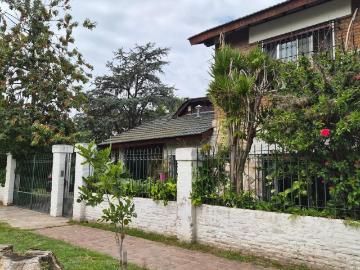 Alquiler Casa 4 dormitorios, 215m2, 1 cochera, William Morris 2800, San Miguel | Argenprop