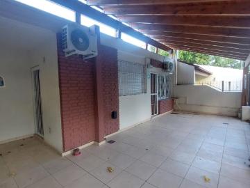 Alquiler. Casa 4 Dormitorios, 2 Baños. Rivadavia