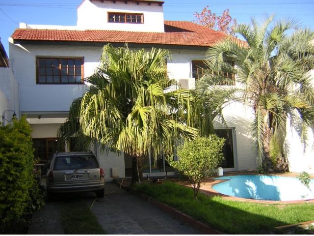 Alquiler Casa 4 dormitorios, 2 cocheras, 300m2, La Lucila 800, La Lucila, Buenos Aires | Argenprop