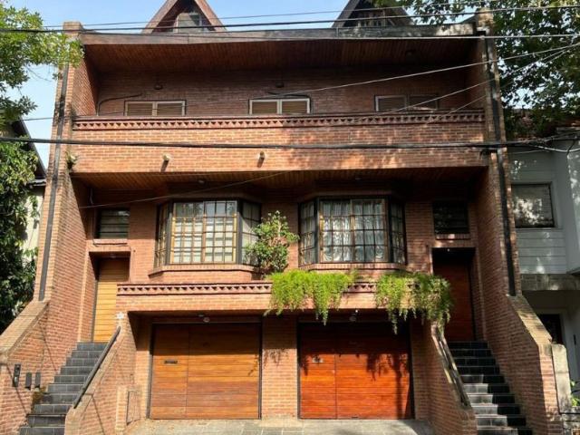 Alquiler Casa 4 dormitorios 30 años, 1 cochera, 180m2, Quinteros, Lidoro, Av. 1100, Belgrano | Argenprop