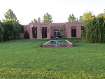 Alquiler Casa 4 dormitorios, 350m2, 3 cocheras, Ruta 8.Km 84,300, San Antonio De Areco | Argenprop