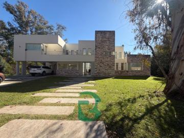 Alquiler Casa 4 dormitorios, 350m2, 6 cocheras, Acceso Oeste Km 42, San Diego Country Club | Argenprop